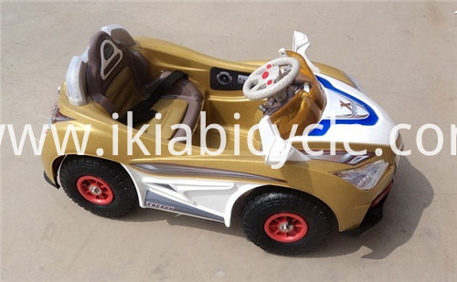 Naik mobil mainan untuk anak -anak