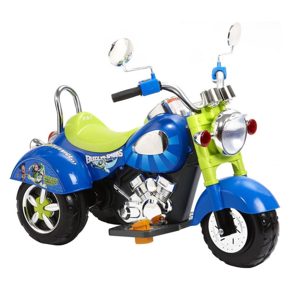 Sepeda motor trike anak-anak naik sepeda