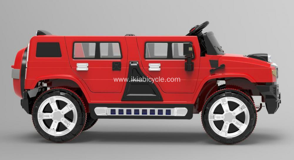 Mobil listrik naik warna merah di mobil