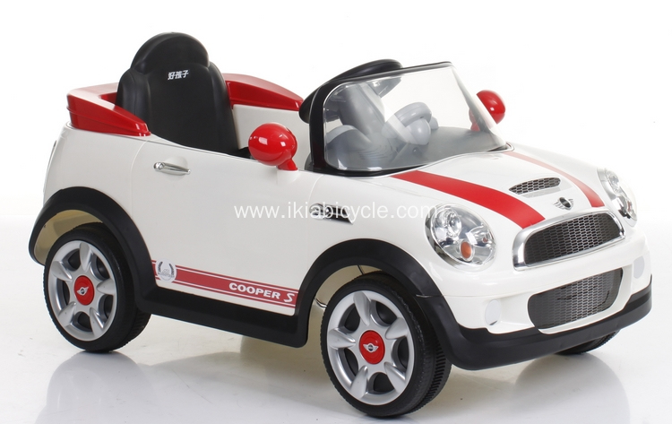 Mobil listrik dengan pendidikan awal